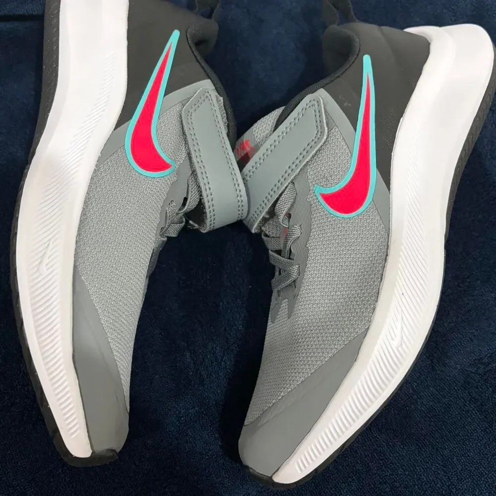 Nike size 1y